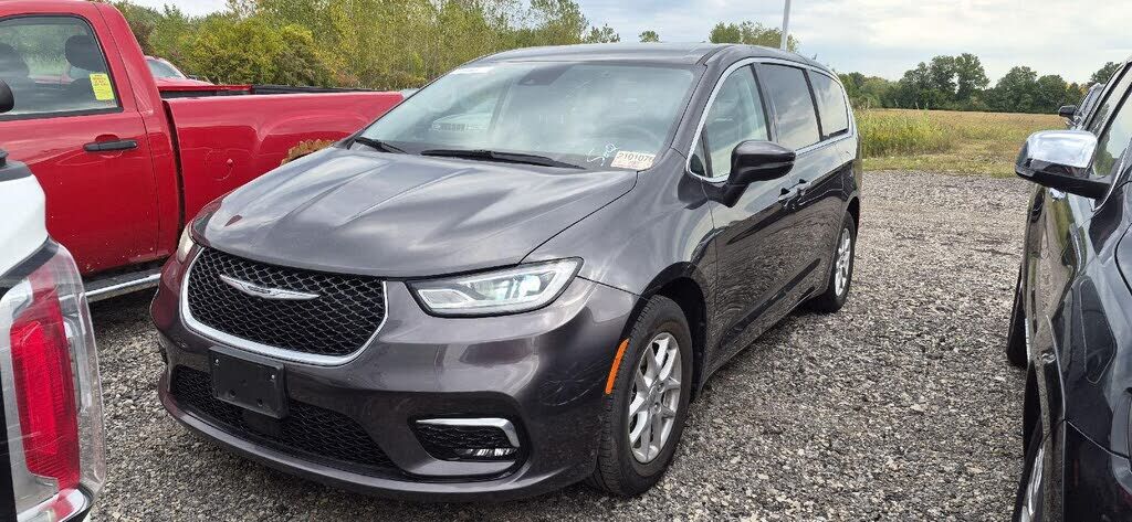 2023 CHRYSLER Pacifica