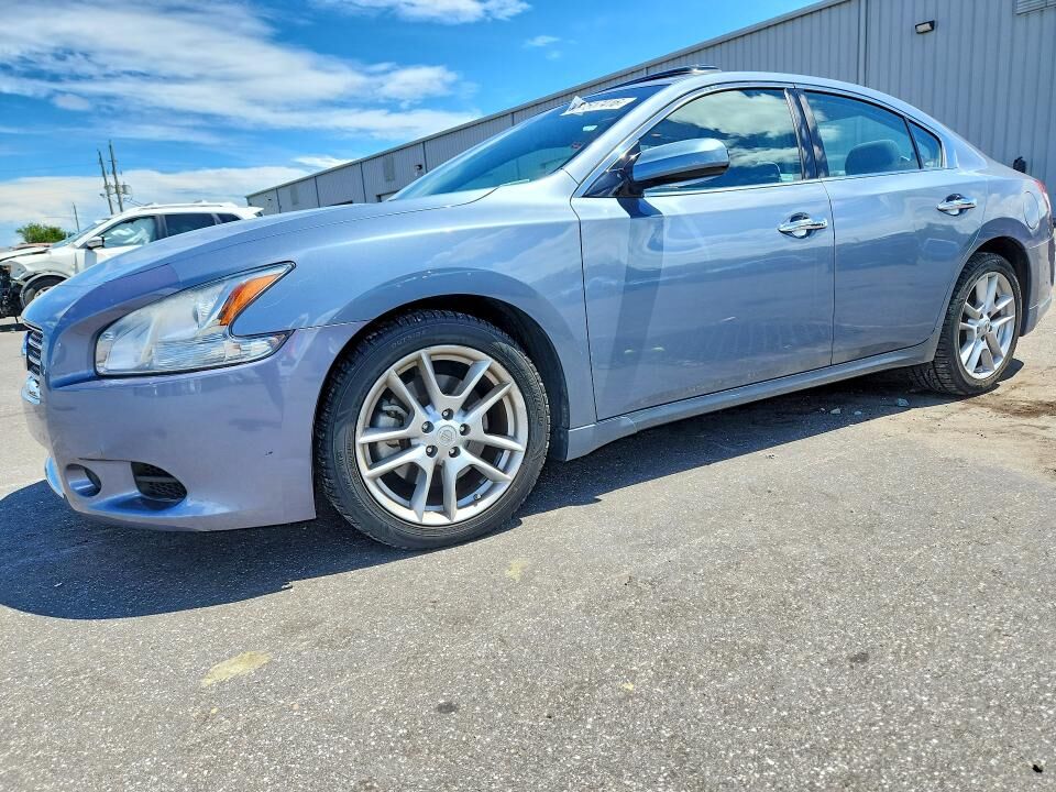 2010 NISSAN Maxima