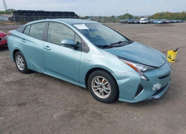 2016 TOYOTA PRIUS