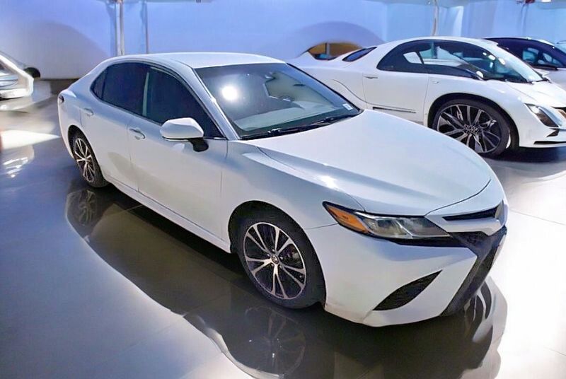 2019 TOYOTA Camry
