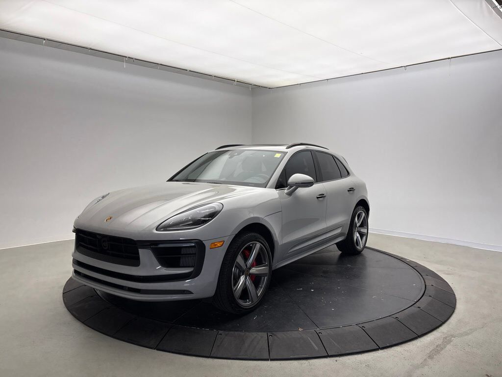 2023 PORSCHE Macan