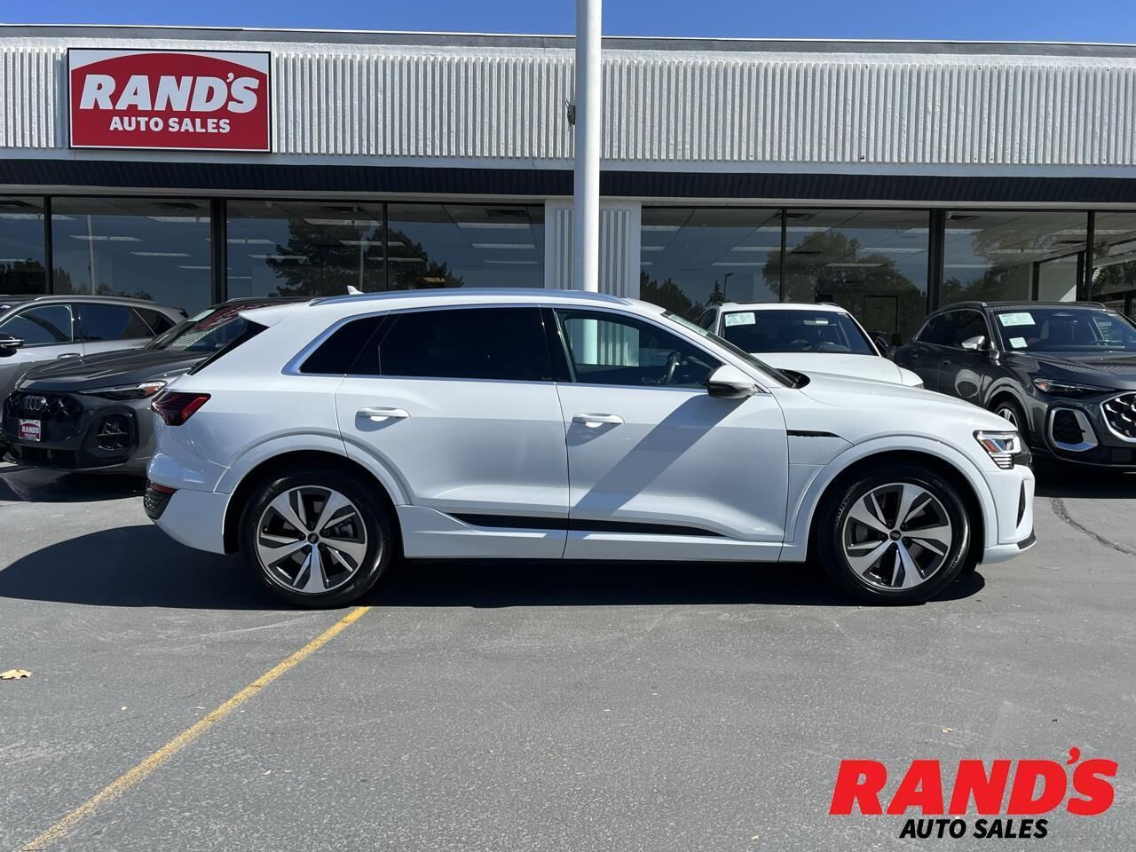 2024 AUDI Q8
