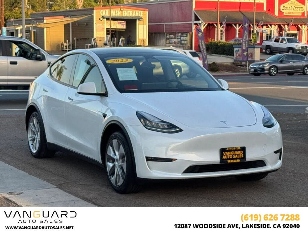 2023 TESLA Model Y