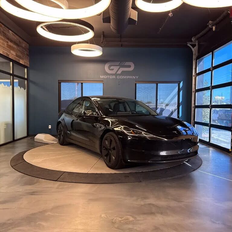 2025 TESLA Model 3