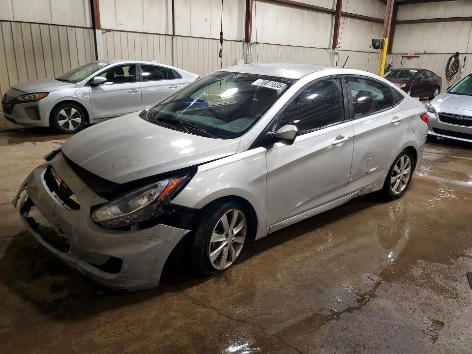 2013 HYUNDAI Accent