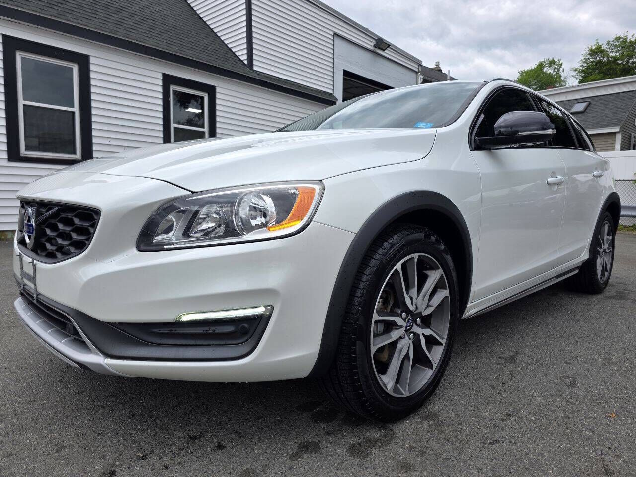 2016 VOLVO V60CC