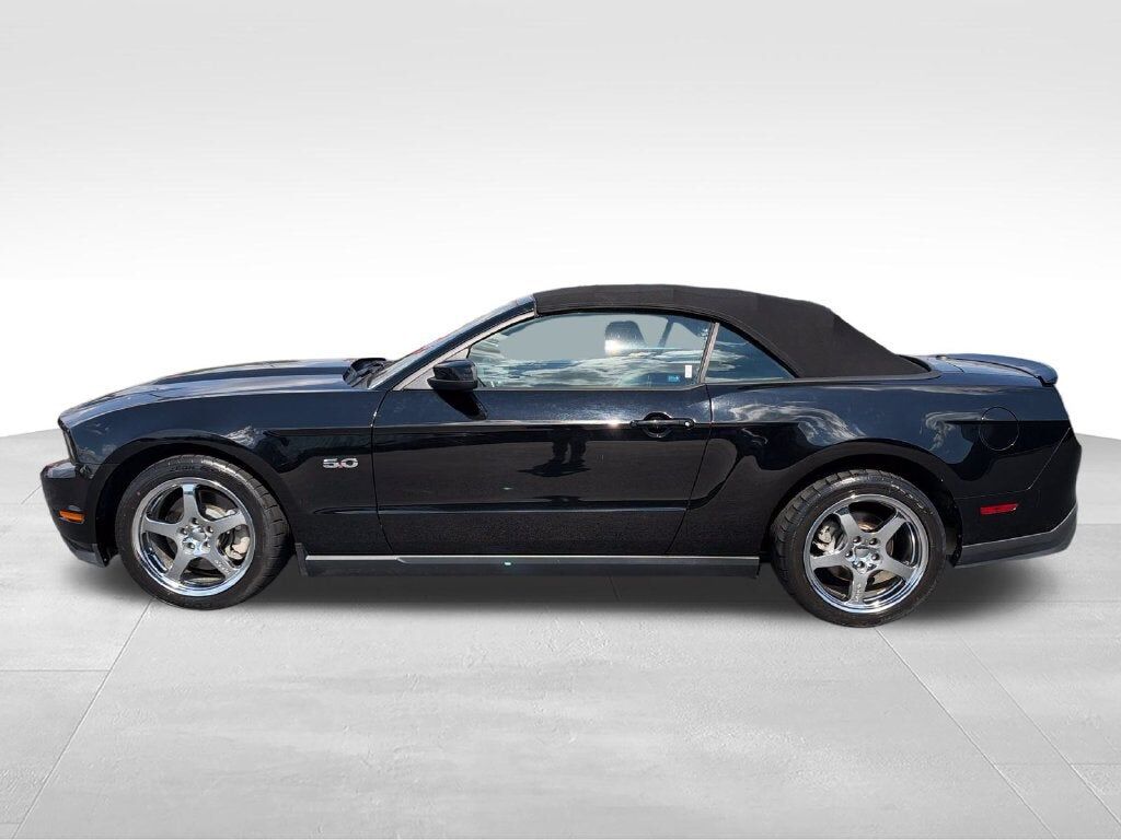 2011 FORD Mustang