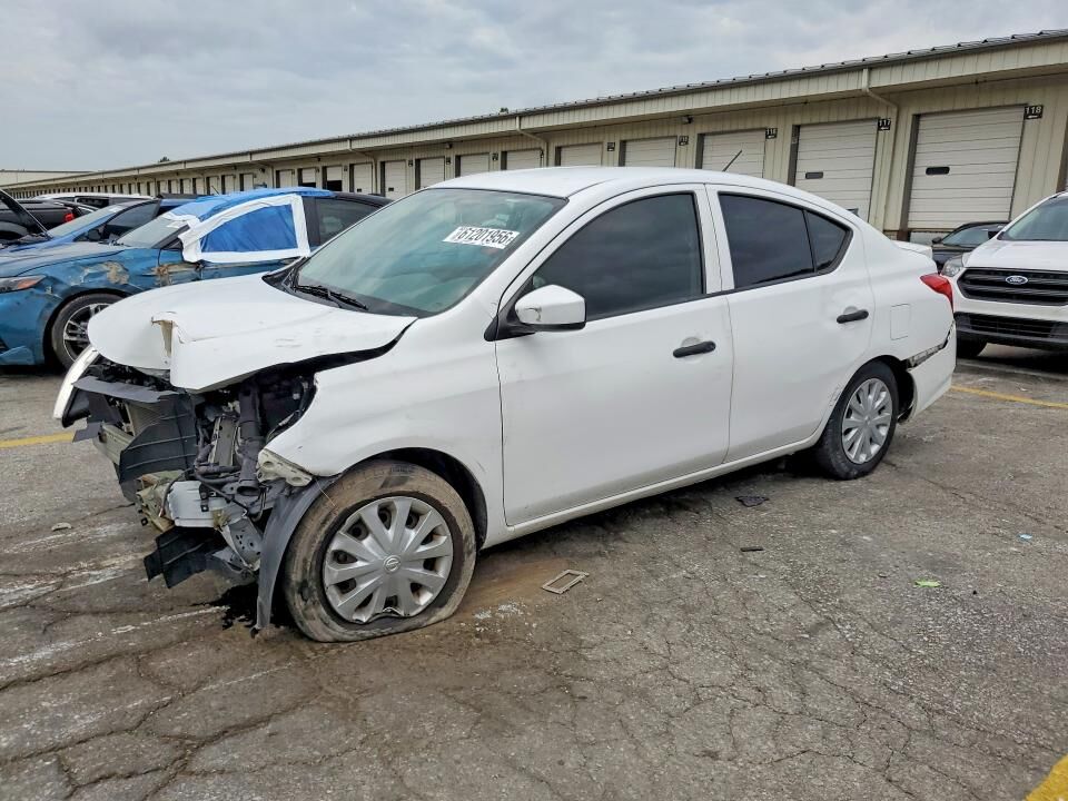 2019 NISSAN Versa