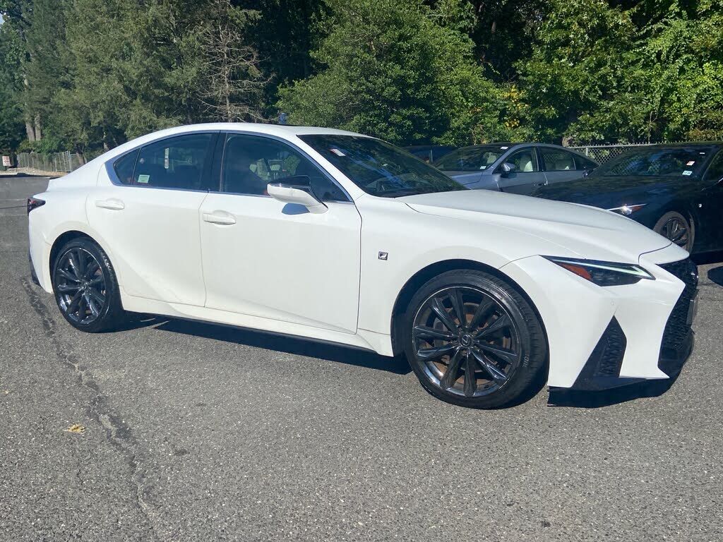 2023 LEXUS IS