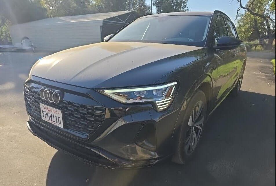 2024 AUDI Q8