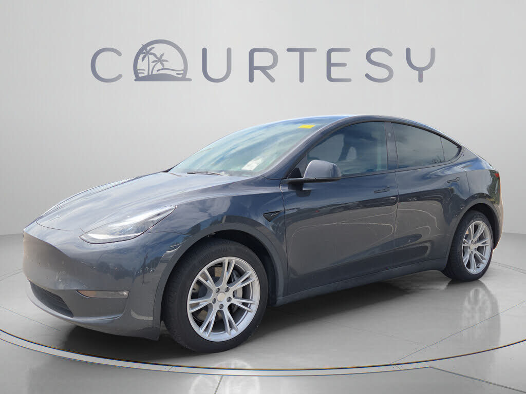 2024 TESLA Model Y