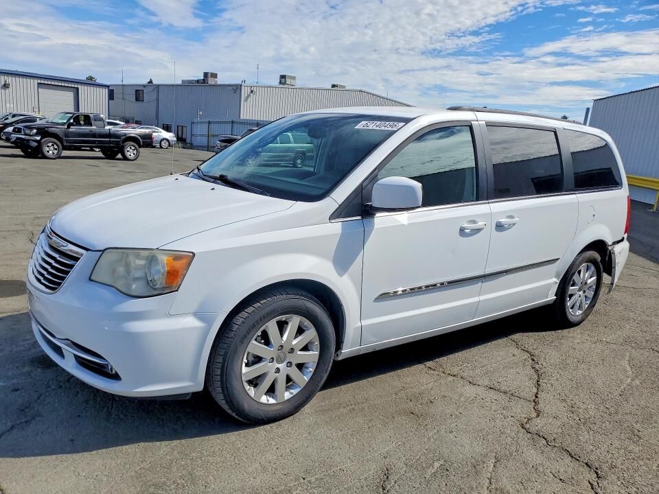 2014 CHRYSLER Town and Country
