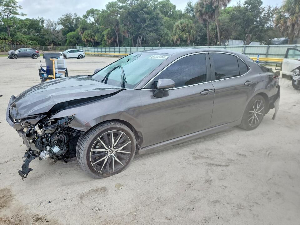 2024 TOYOTA Camry