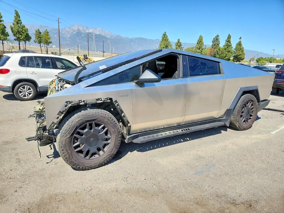 2024 TESLA Cybertruck