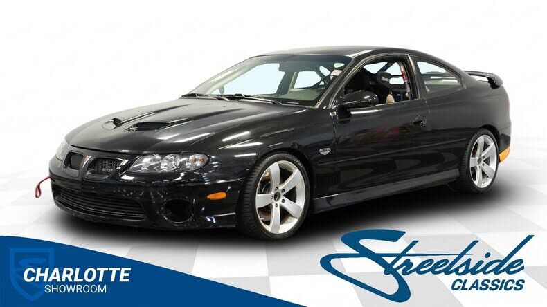 2005 PONTIAC GTO