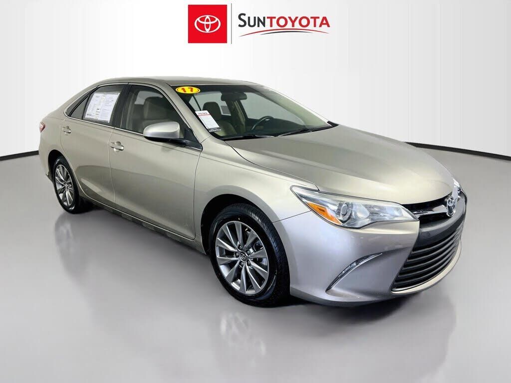 2017 TOYOTA Camry