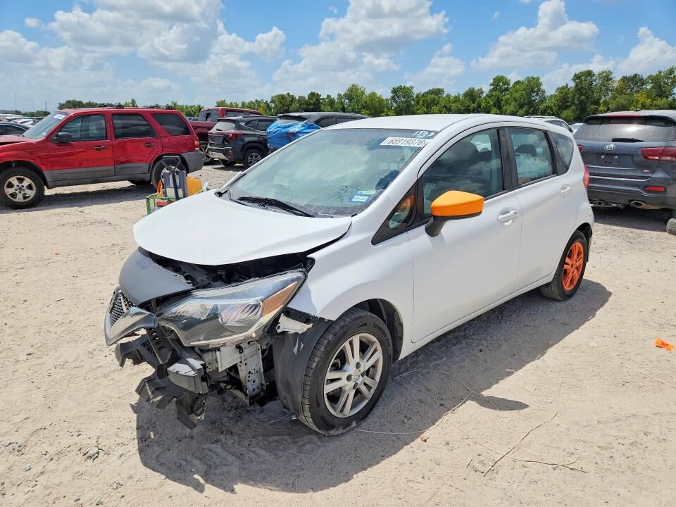 2017 NISSAN Versa