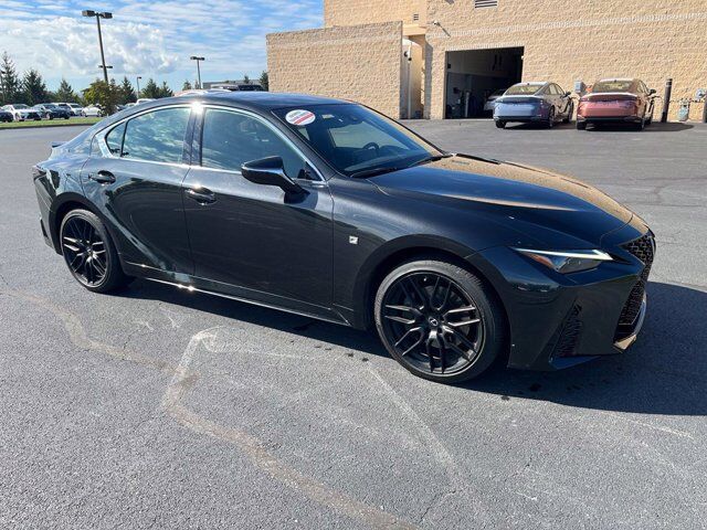 2021 LEXUS IS