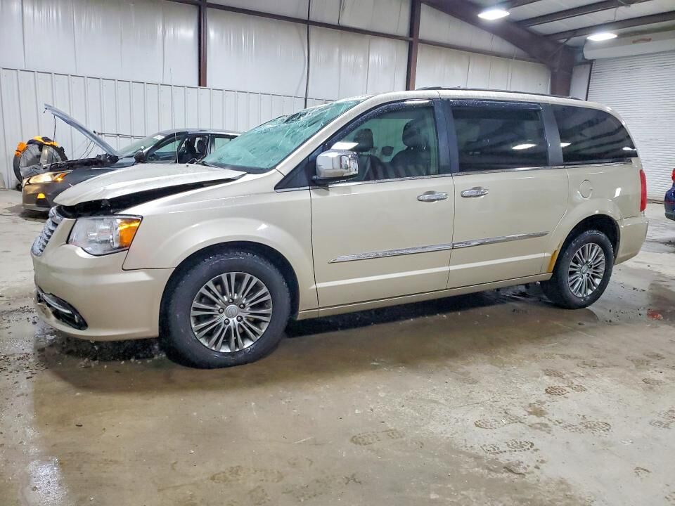 2015 CHRYSLER Town and Country