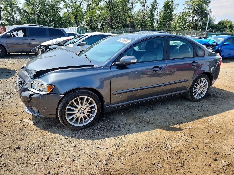 2010 VOLVO S40