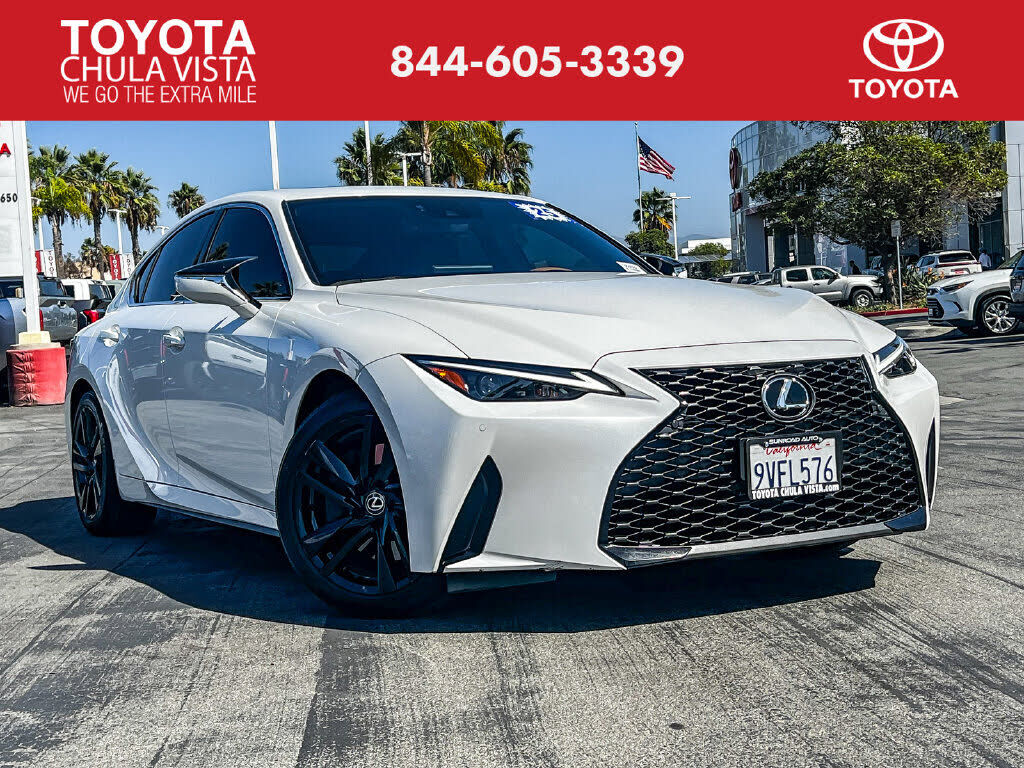 2025 LEXUS IS