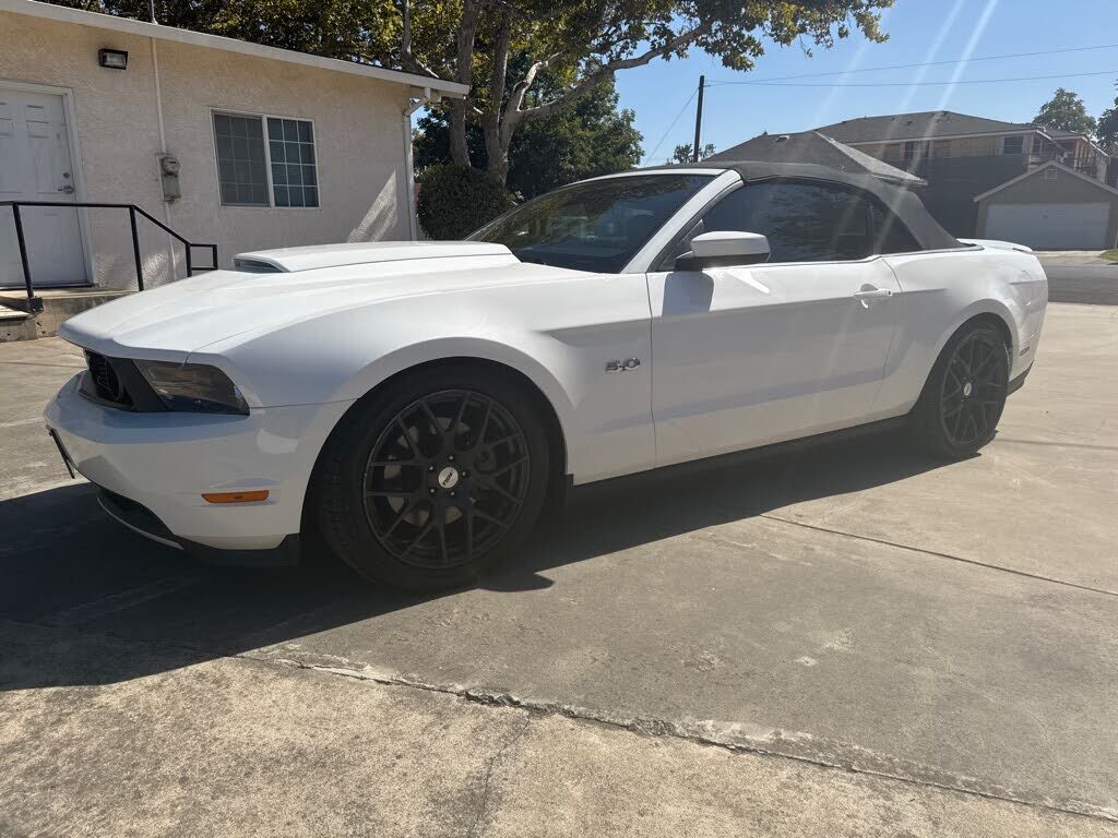 2011 FORD Mustang