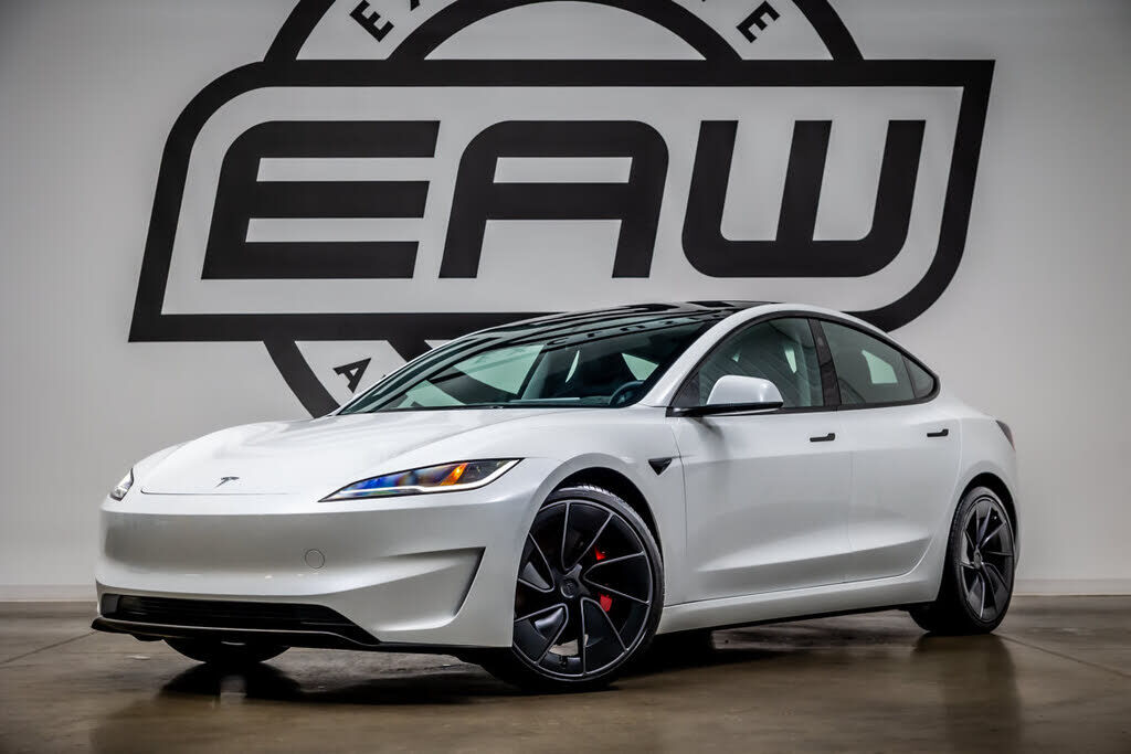 2025 TESLA Model 3