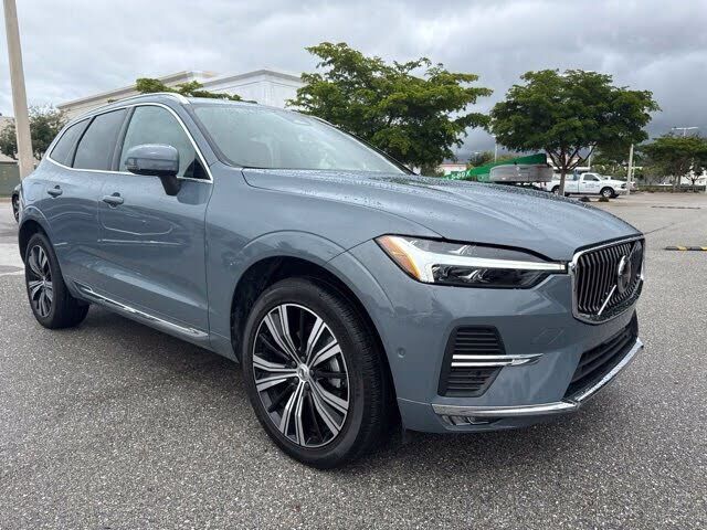 2022 VOLVO XC60