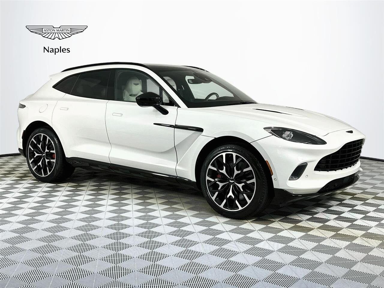 2021 ASTON MARTIN DBX