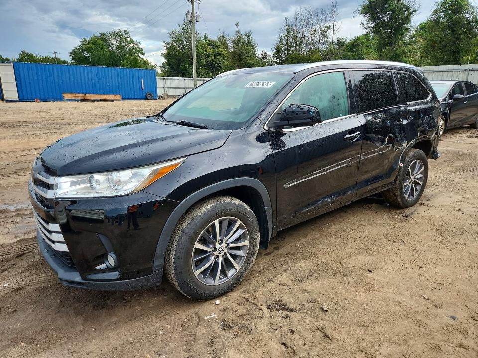 2017 TOYOTA Highlander