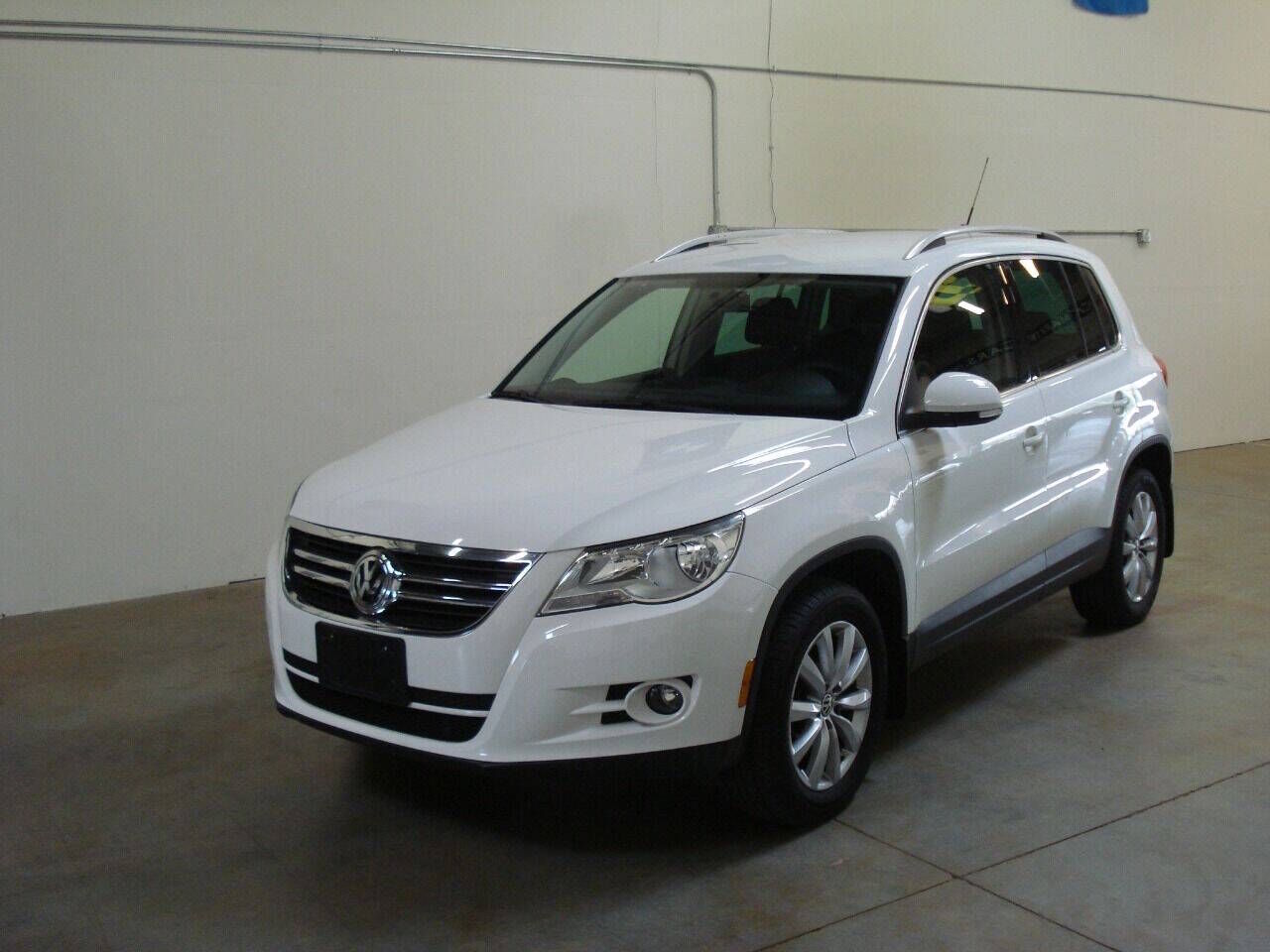 2011 VOLKSWAGEN Tiguan