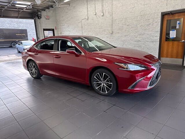 2024 LEXUS ES