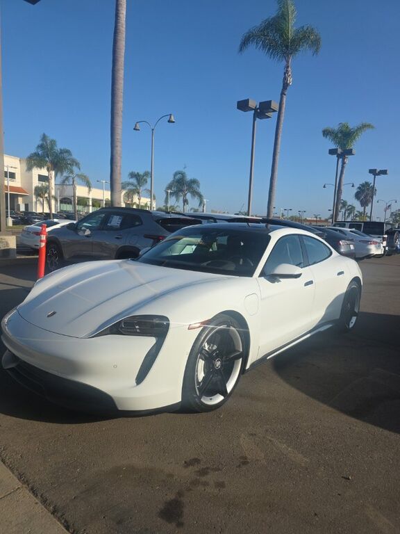 2024 PORSCHE Taycan
