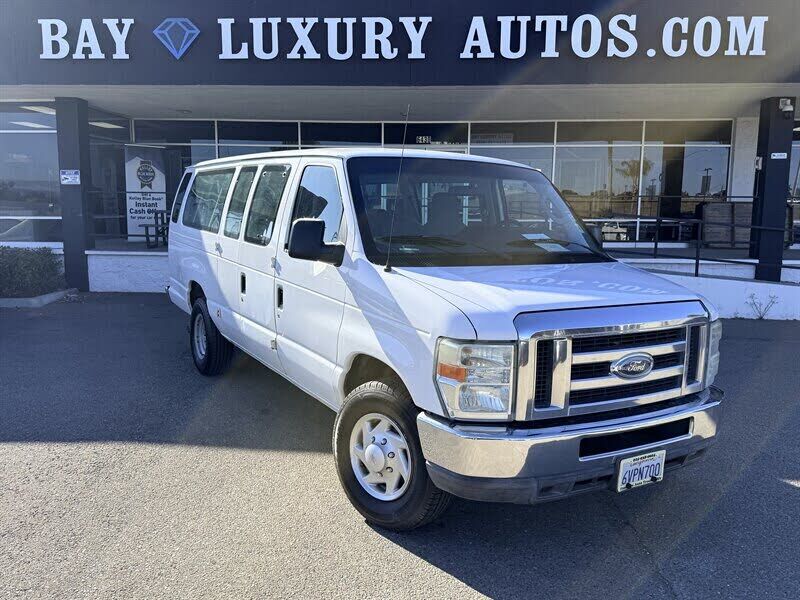 2012 FORD E-350
