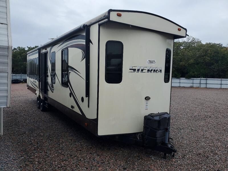 2015 FOREST RIVER Sierra Towables