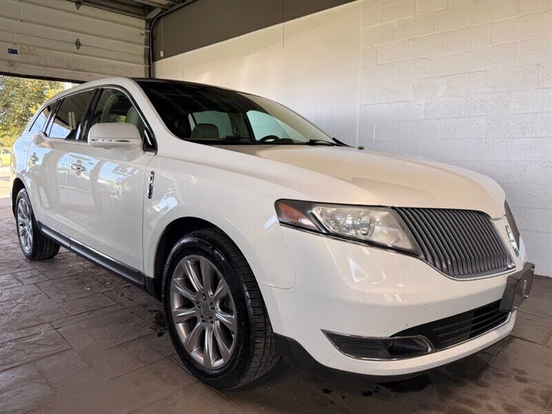 2013 LINCOLN MKT