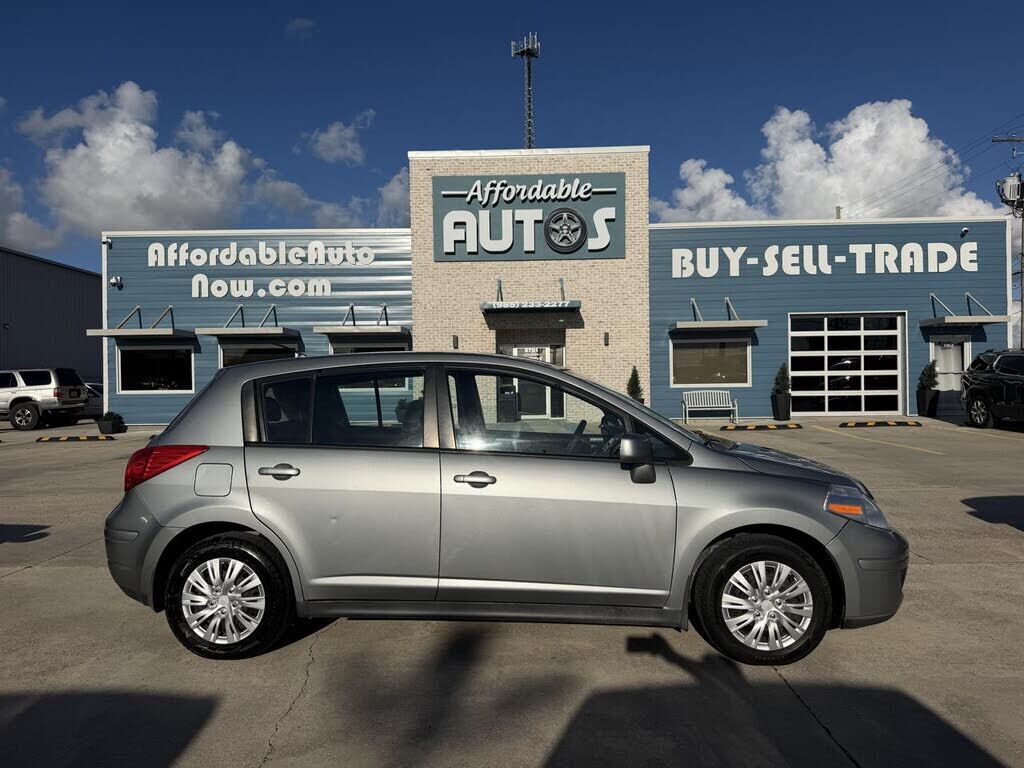 2010 NISSAN Versa