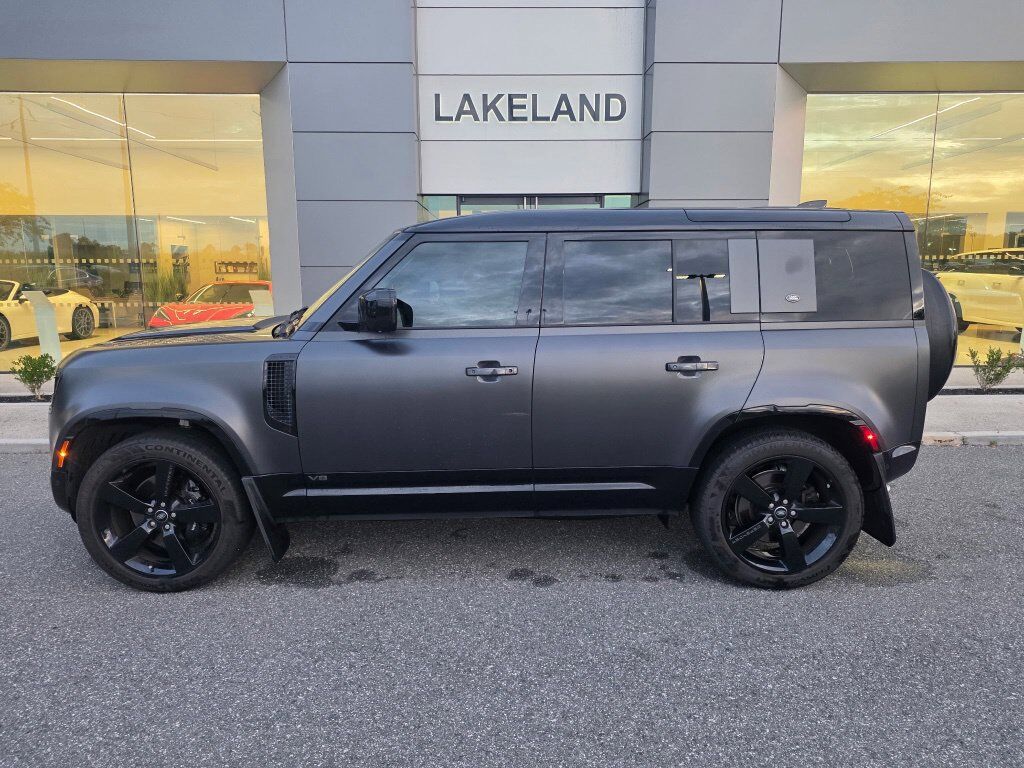 2024 LAND ROVER Defender