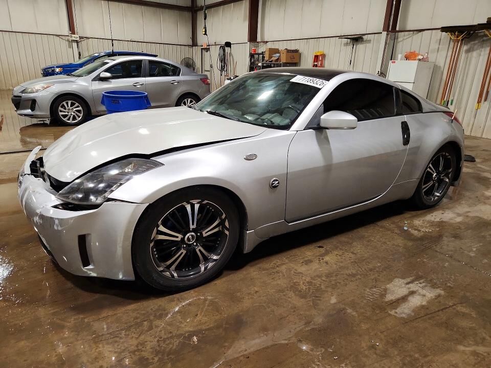 2004 NISSAN 350Z