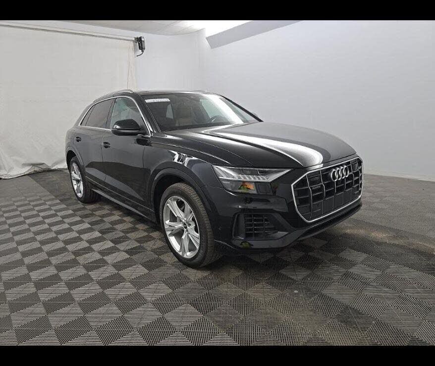 2023 AUDI Q8