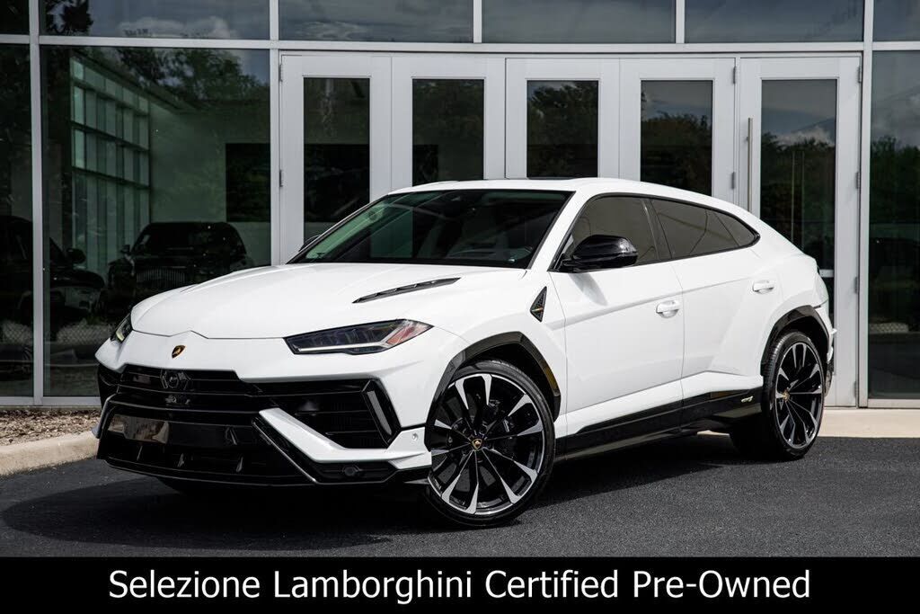 2024 LAMBORGHINI URUS