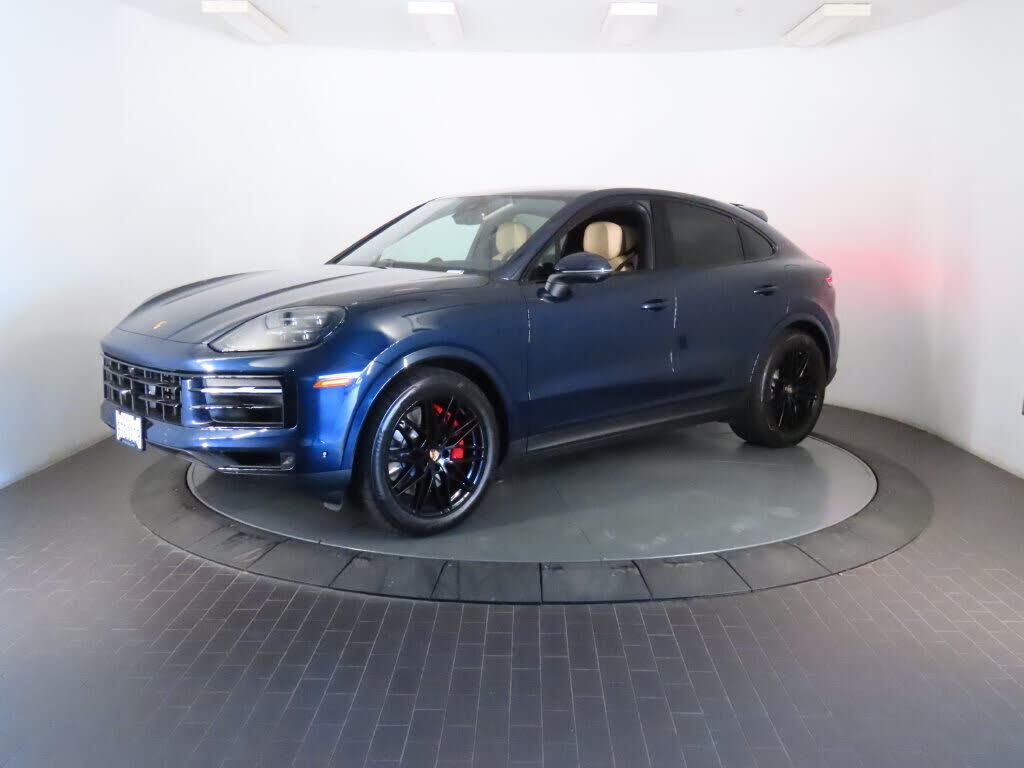 2025 PORSCHE Cayenne