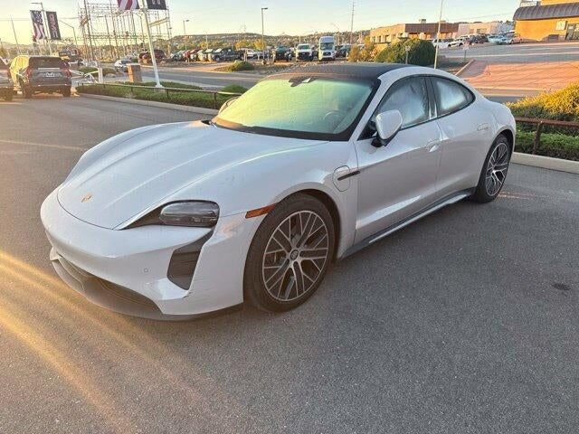 2024 PORSCHE Taycan