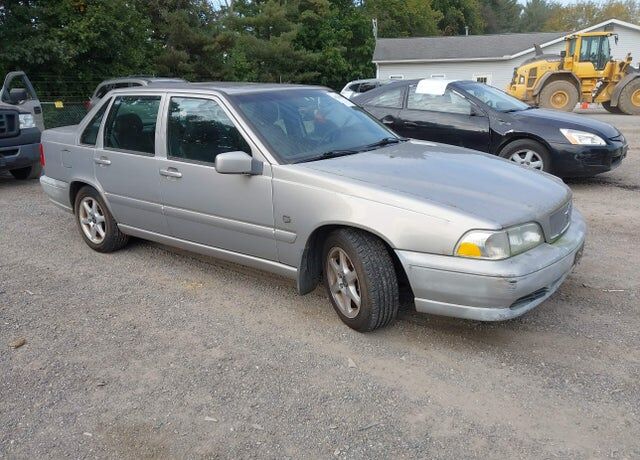 1999 VOLVO S70