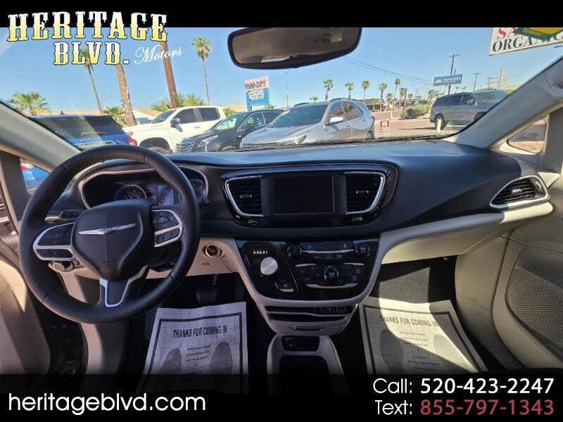 2023 CHRYSLER Voyager