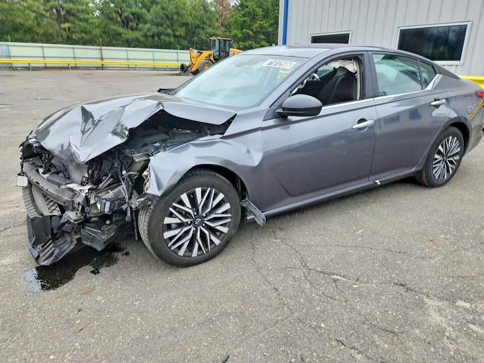 2025 NISSAN Altima