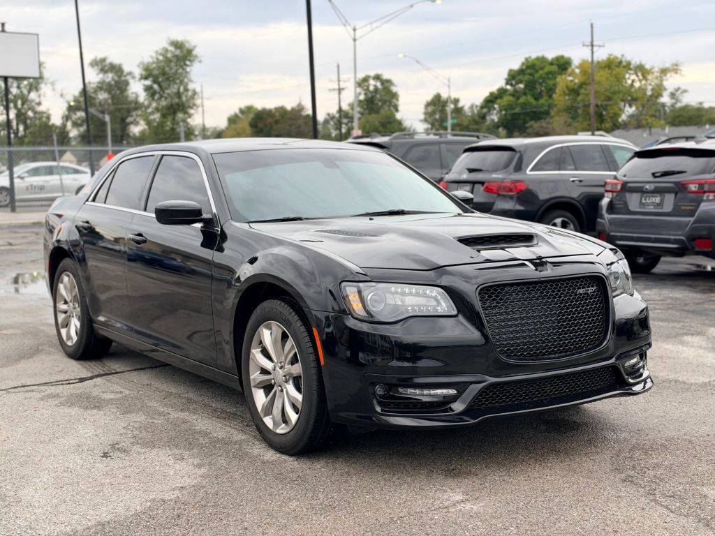 2019 CHRYSLER 300