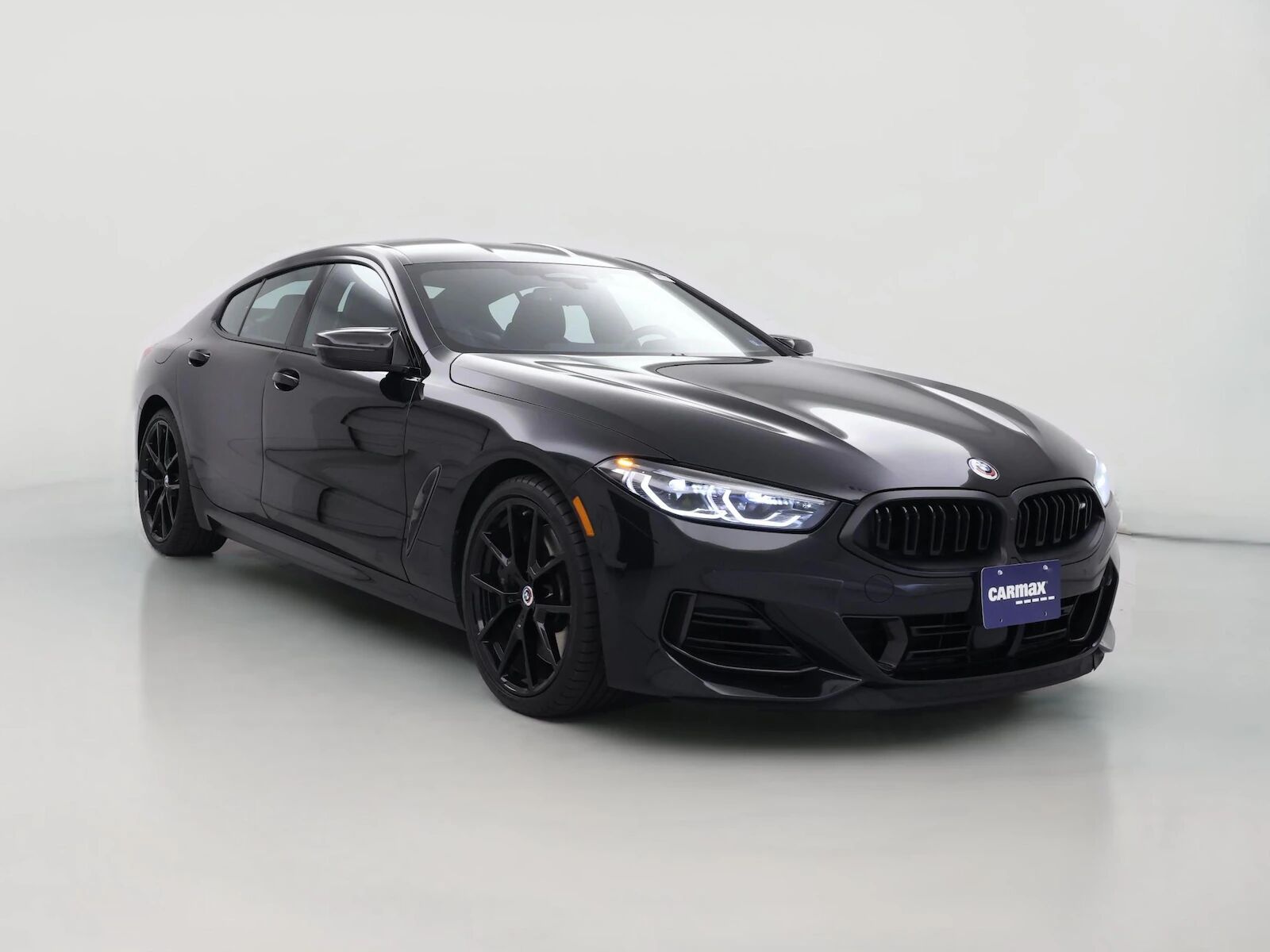 2023 BMW M8