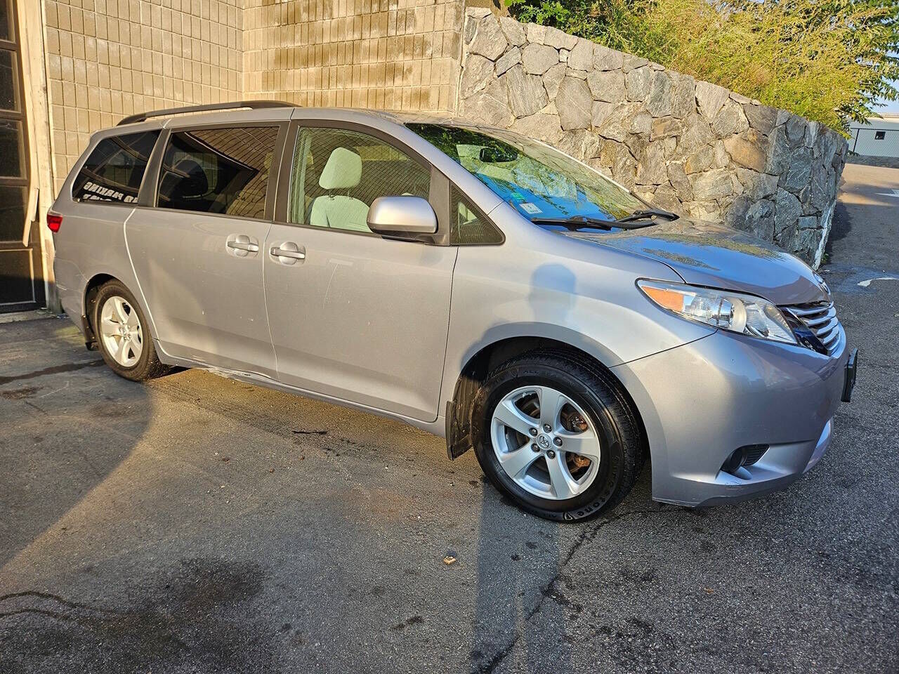 2017 TOYOTA Sienna