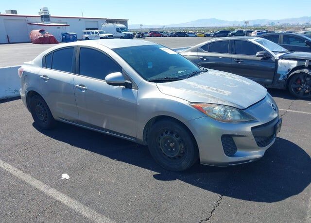 2013 MAZDA Mazda3